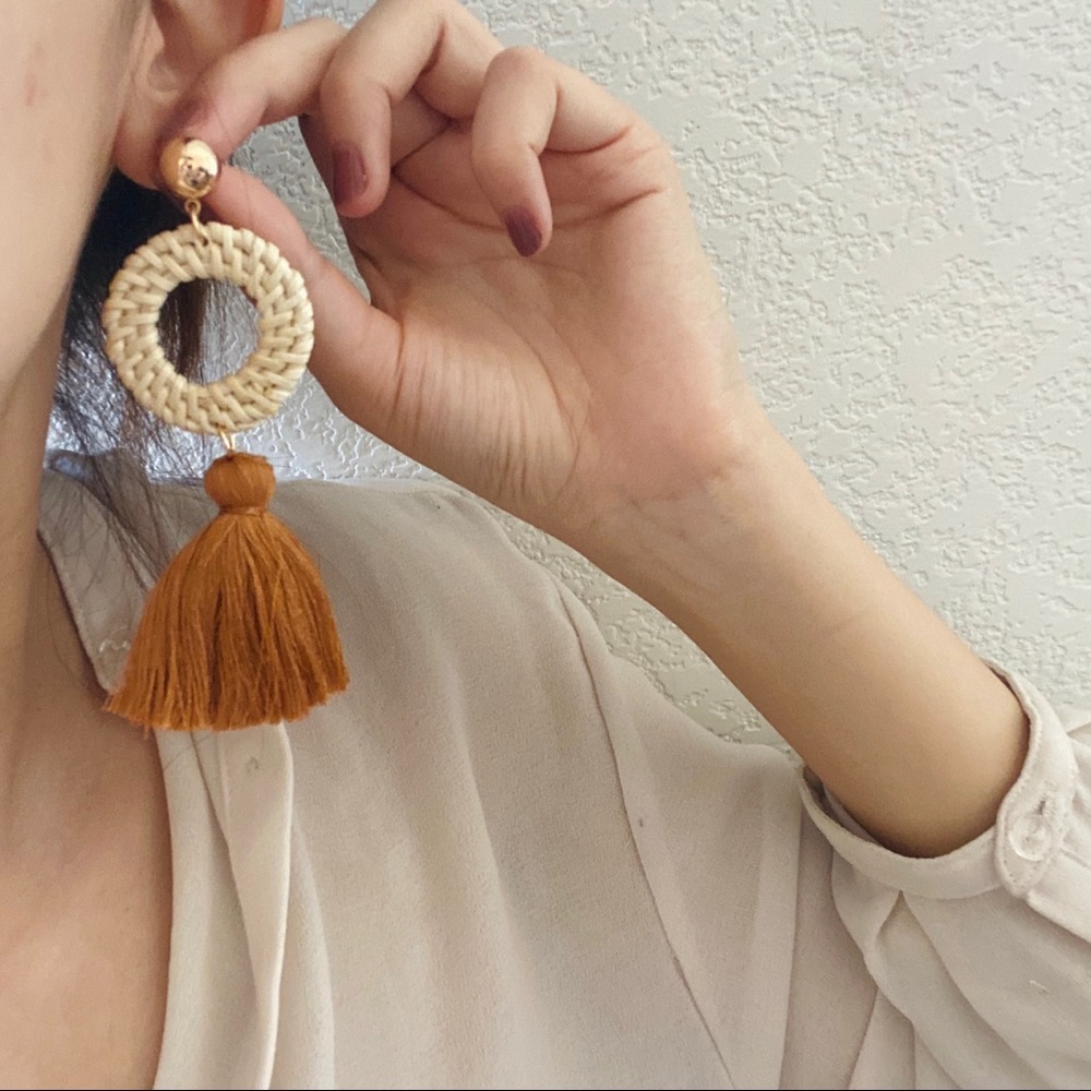 “Orval” Earrings Tassels Wicker Cream White - Picture 4 of 4